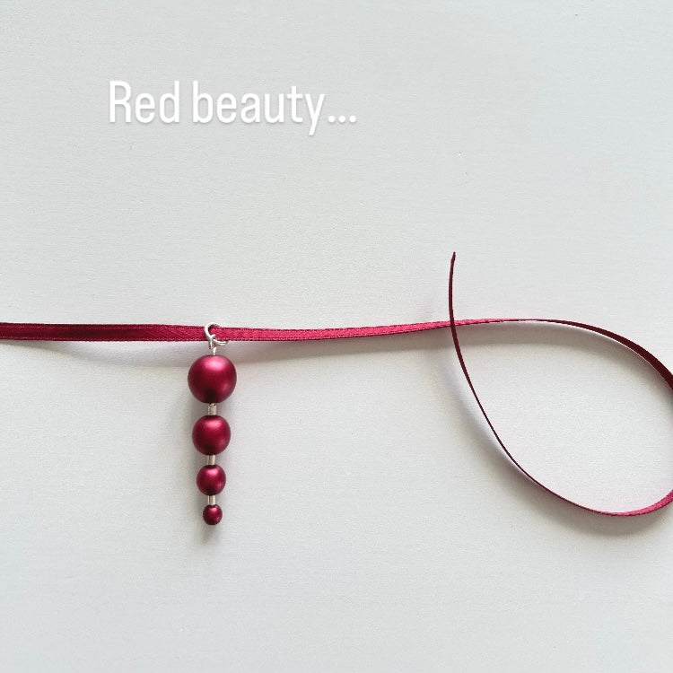 Red beauty pendant