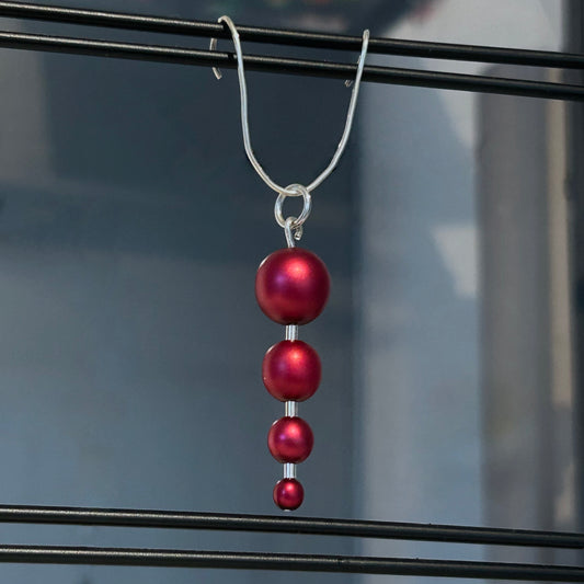 Red beauty pendant